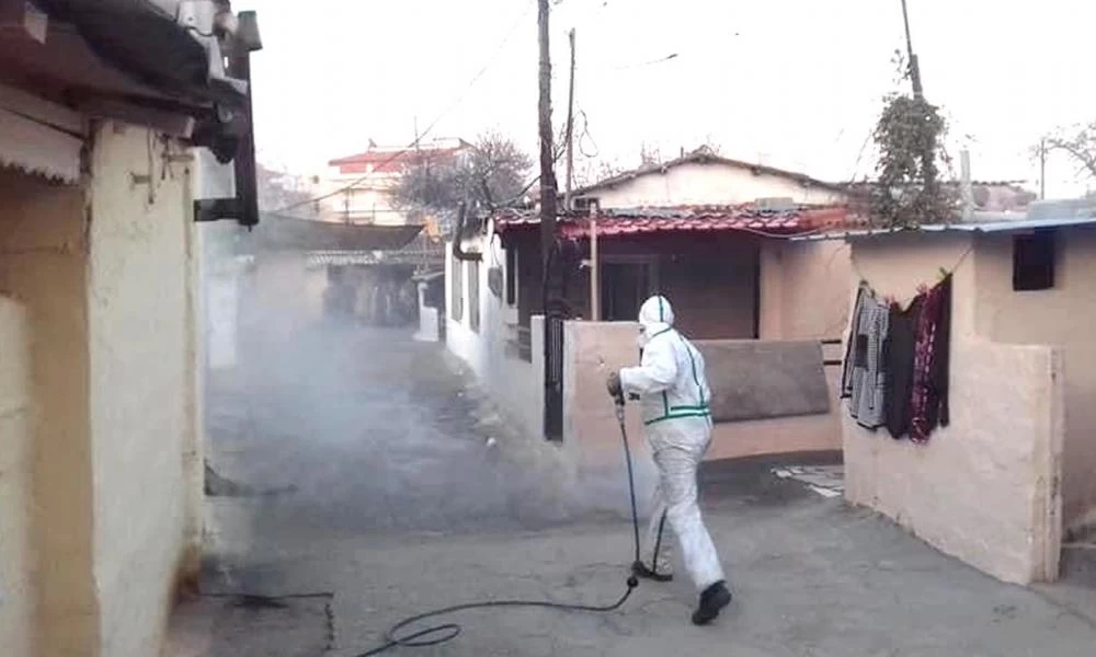 Κορονοϊογλέντι Ρομά και στην Κομοτηνή: Σκόνη και θρύψαλα η καραντίνα - Θανάσιμη απειλή για τη δημόσια υγεία